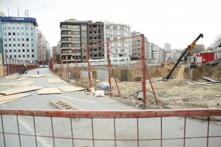 Taksim'e yeni yaya yolu