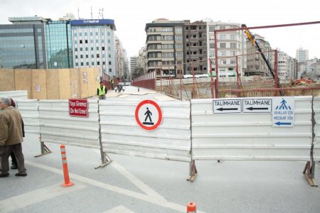 Taksim'e yeni yaya yolu