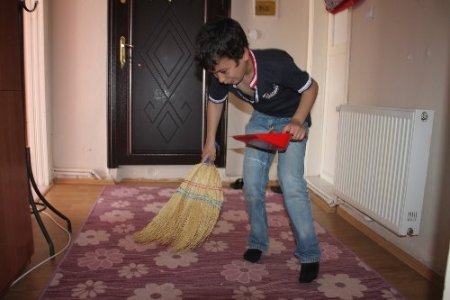 Talasemi hastası genç: Sağlığıma kavuşarak aileme bakmak istiyorum