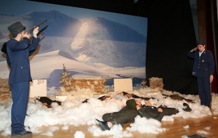 Talaslı gençlerin duygulandıran Sarıkamış oyunu