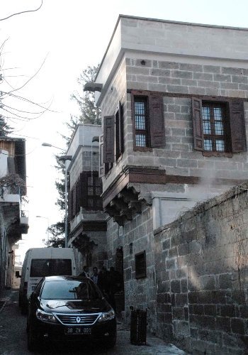 Talas’ta Yaman Dede Konağı Turizme Kazandırıldı