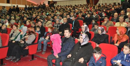 Talha Uğurluel, gerçek Kanuni'yi öğrencilere anlattı