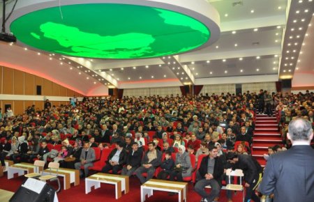 Talha Uğurluel, gerçek Kanuni'yi öğrencilere anlattı