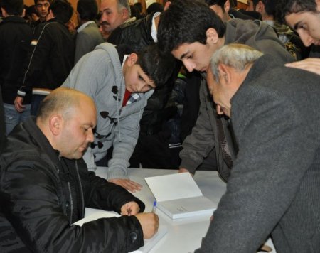 Talha Uğurluel, gerçek Kanuni'yi öğrencilere anlattı