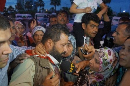 Taliban’ın kaçırdığı Türkler memleketlerinde davul zurnayla karşılandı