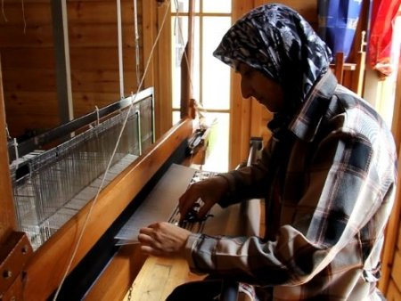 Tamzara dokuması küllerinden yeniden doğuyor