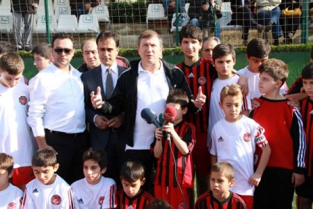Tanju Çolak, Futbol Akademisi Bursa’da açıldı