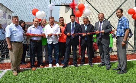 Tanju Çolak, Ordu Cezaevi'nde halı sahanın açılışını yaptı