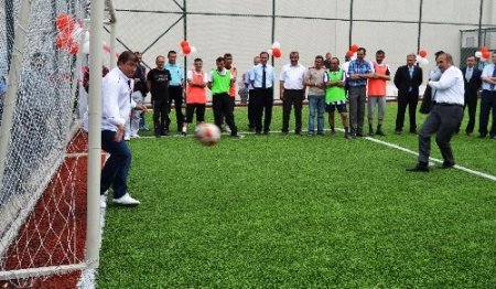 Tanju Çolak, Ordu Cezaevi'nde halı sahanın açılışını yaptı