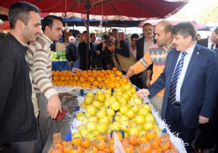 Tanrıverdi: Manisa Belediyesi pazaryeri sorununu bir türlü çözemedi