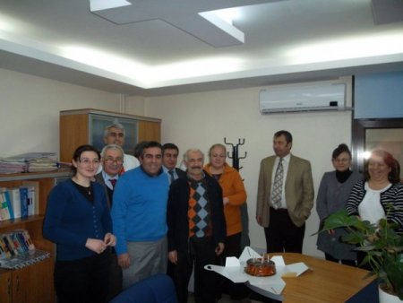 Tapu Dairesinde Sürpriz Doğum Günü Vatandaşı Duygulandırdı