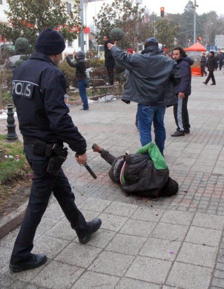 Taraftar birbirine girdi, 1 kişi yaralandı