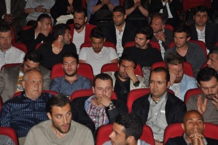 Taraftarlar Ediz'i 'Kalplerden Cennete' belgeseliyle andı