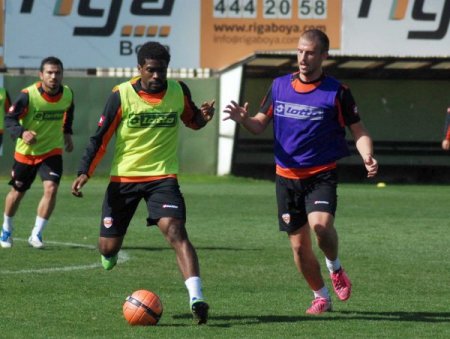 Taraftarlardan sevgililer günü ziyareti