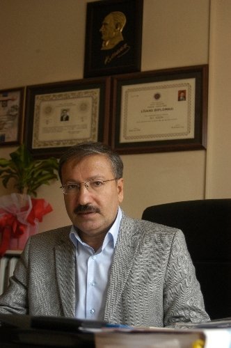 'Tarih kitaplarında Kürtleri dışlayan bölümler yeniden yazılmalı'