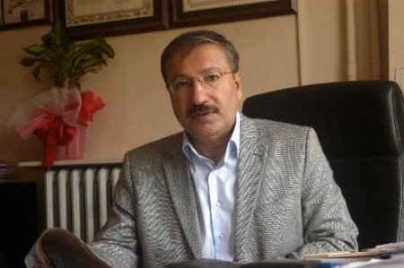 'Tarih kitaplarında Kürtleri dışlayan bölümler yeniden yazılmalı'