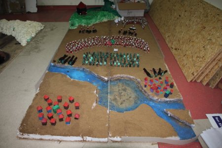 Tarih öğretmeni öğrencilerine Osmanlı'nın savaşlarını yaşatarak öğretiyor