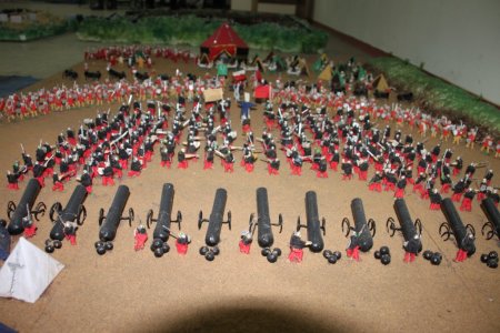 Tarih öğretmeni öğrencilerine Osmanlı'nın savaşlarını yaşatarak öğretiyor