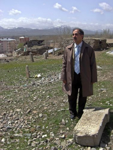 Tarihçi Yazar Hafta Sonları Yerli Ve Yabancı Turistlere Gönüllü Rehberlik Ediyor