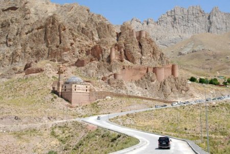 Tarihi Bayazıt Camii'ndeki Ramazan'ın İlk Cumasına Yoğun İlgi