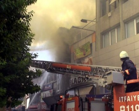 Tarihi Bina Kül Oldu