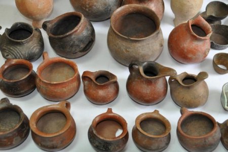 Tarihi Eser Pazarlığını Jandarma Bozdu; 3 Kişi, 936 Parça Eserle Yakalandı