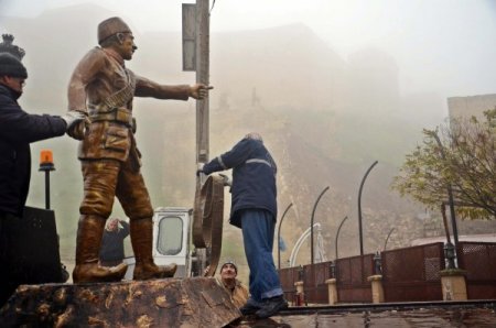 Tarihi Gaziantep Kalesi, yağmura dayanamadı çöktü