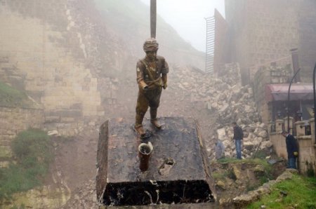 Tarihi Gaziantep Kalesi, yağmura dayanamadı çöktü