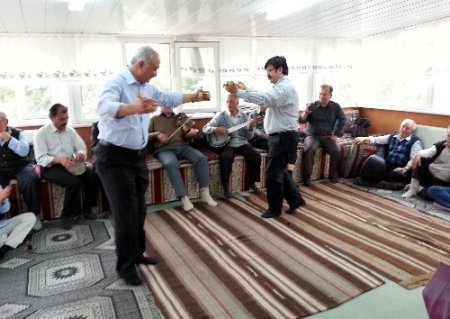 Tarihi Herfene geleneği Orhaneli'nde devam ediyor