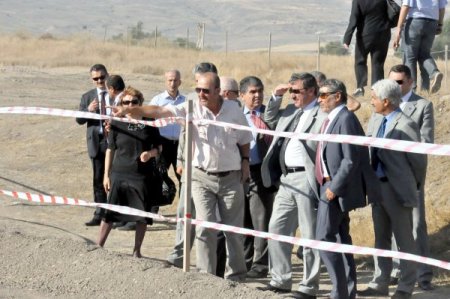 Tarihi kazıya destek veren işadamına plaket