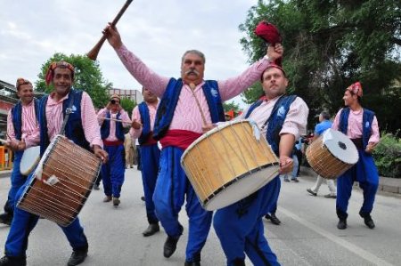 Tarihi Kırkpınar'a Coşkulu Başlangıç