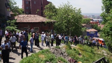 Tarihi konak alevlere teslim oldu (2)