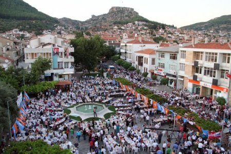 Tarihi Kurşunlu Camii'nde İftar