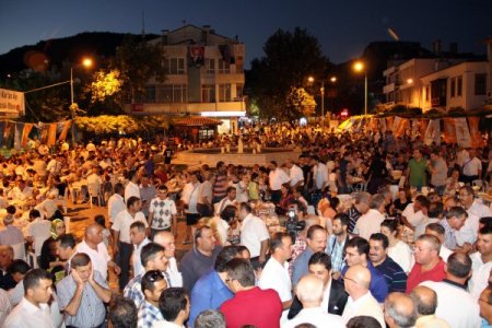 Tarihi Kurşunlu Camii'nde İftar