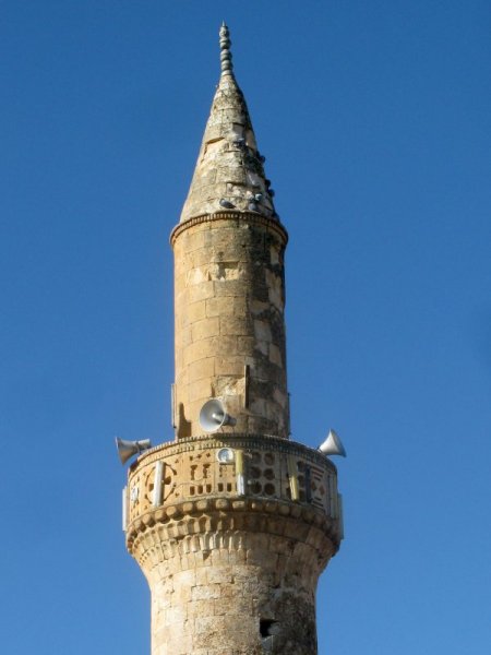 Tarihi minare çökme tehlikesiyle karşı karşıya