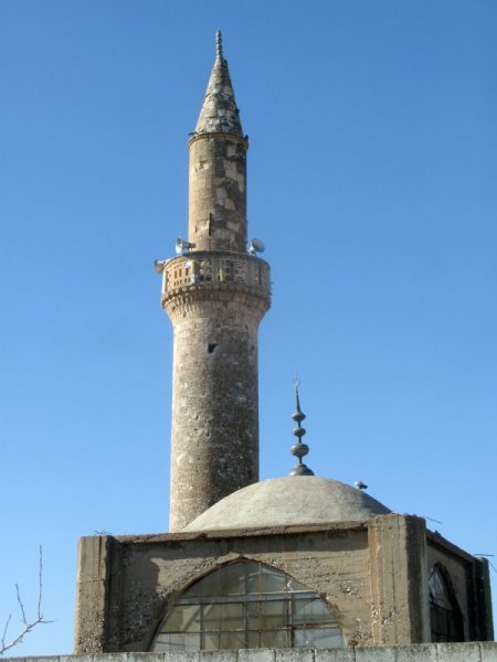 Tarihi minare çökme tehlikesiyle karşı karşıya