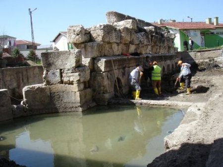 Tarihi Roma Hamamı Turizme Kazandırılacak