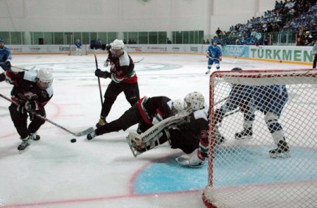 Tarihi skor: Rusya 60 – BAE 0