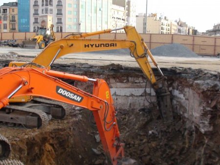 Tarihi stadın kalıntılarına ulaşıldı