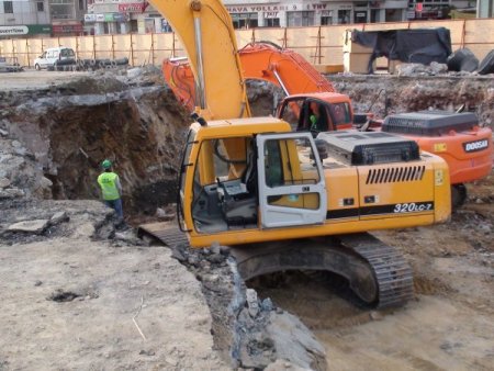 Tarihi stadın kalıntılarına ulaşıldı