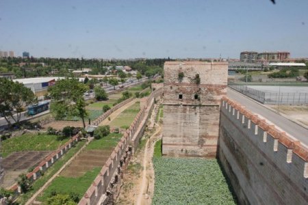 Tarihi surlara mobese yerleştirilecek