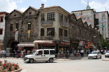 Tarihi Taş Han Çarşısı Restore Edilecek