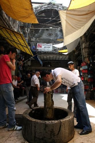 Tarihi Taş Han Çarşısı Restore Edilecek
