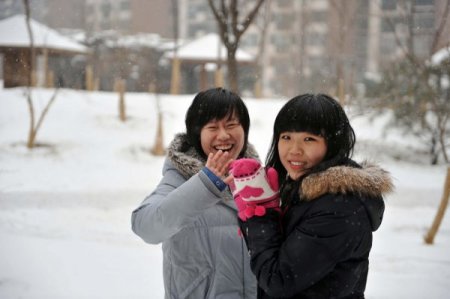 Tarihinin Kuraklığını Yaşayan Pekin’e Nihayet Kar Yağdı
