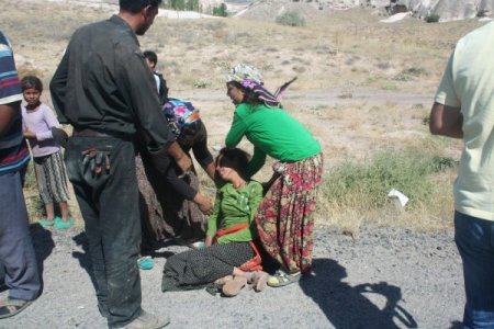 Tarım işçilerini taşıyan minibüs ile otomobil çarpıştı: 10 yaralı