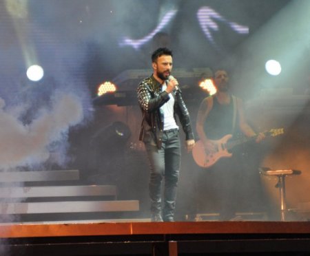 Tarkan Bursa'da 110 Bin Kişiye Konser Verdi