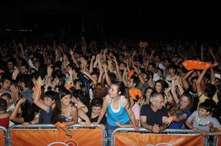 Tarkan Ve Manga Grubu İzmirlileri Coşturdu