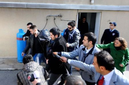 Tarkan'a 'paşa' Muamelesi Adliyede De Devam Etti