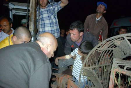 Tarlada Oynarken Bacağını Pancar Söküm Makinesine Kaptırdı