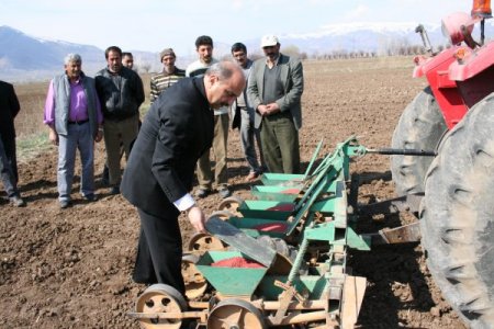 Tarlalara İlk Şeker Pancarı Tohumları Atıldı